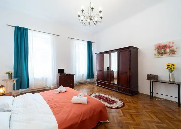 5* Noble House In Historic Center