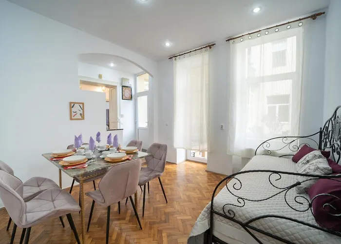 5* Noble House In Historic Center